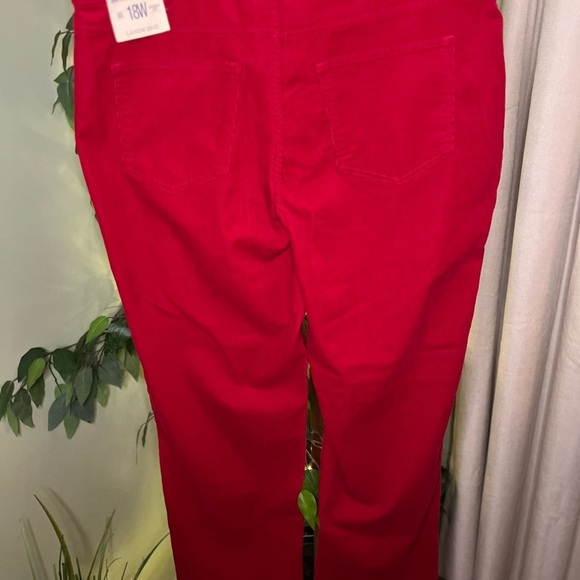 LANDS END NWT Red Corduroy Mid Rise Straight Fit Size 18W - Picture 5 of 8